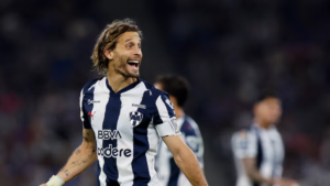 Rayados de Monterrey golea 4-0 a Querétaro en el debut de Nico Sánchez