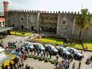 Cuernavaca entrega nueve patrullas a la SEPRAC para reforzar seguridad