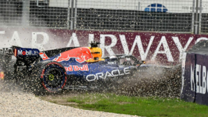 Max Verstappen choca en la Q1 del GP de Australia y saldrá desde el fondo