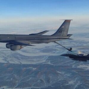 Avión cisterna de E.U. se estrella en Irak