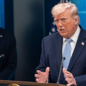 Trump amenaza a Irán por estrecho de Ormuz