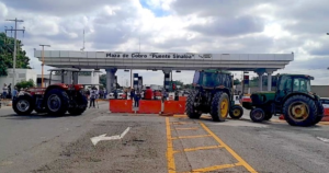 Productores agrícolas mantienen bloqueos en Sinaloa