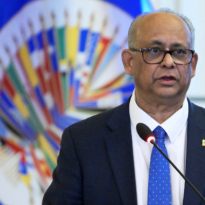 SRE y OEA acuerdan fortalecer diálogo; Ramdin visitará México