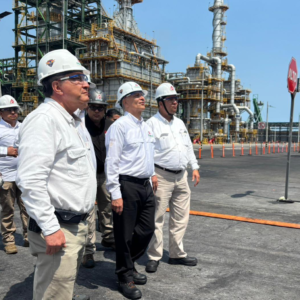 Pemex investiga incendio en refinería Olmeca de Dos Bocas