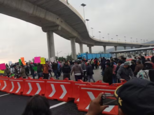 Bloqueo en la México-Cuernavaca por demandas en Xochimilco