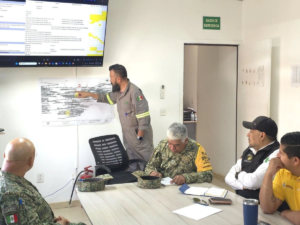 Inicia rescate de tres mineros atrapados en mina de El Rosario, Sinaloa