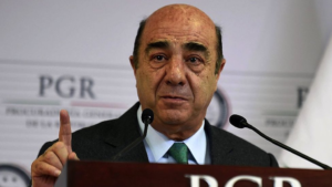 Jesús Murillo Karam permanece hospitalizado tras derrame cerebral