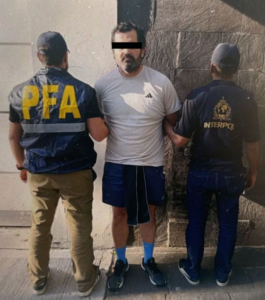 Contralmirante busca asilo en Argentina para evitar extradición a México