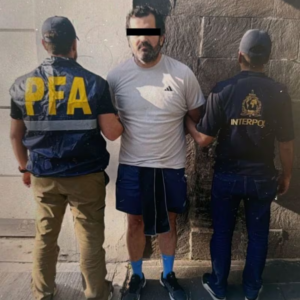 Contralmirante busca asilo en Argentina para evitar extradición a México