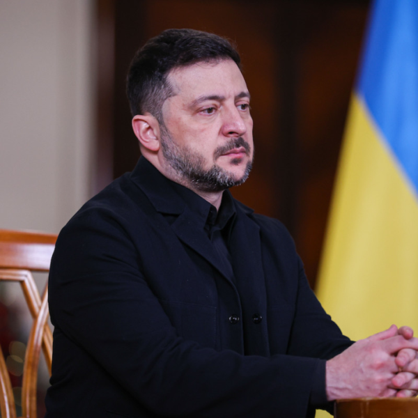 Ucrania plantea negociaciones trilaterales con Rusia en Azerbaiyán