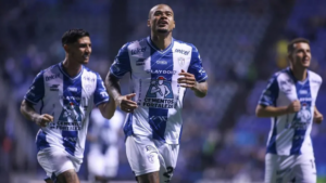 Cruz Azul cae 2-1 ante Pachuca y compromete el liderato