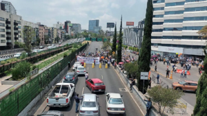 SNTSA realiza plantón en Secretaría de Salud en CDMX