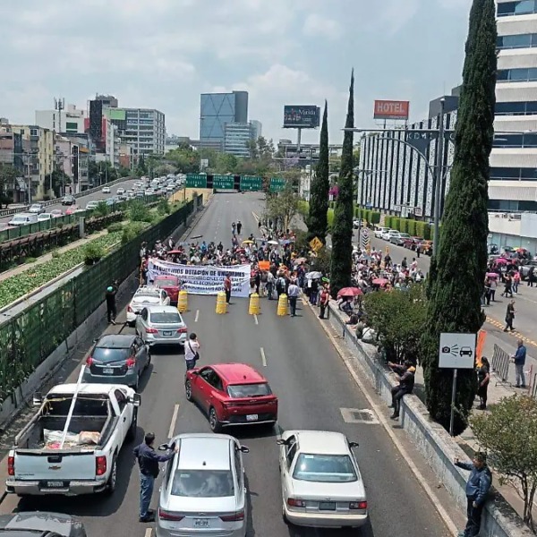SNTSA realiza plantón en Secretaría de Salud en CDMX