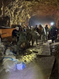 Localizan con vida a trabajador en mina Santa Fe