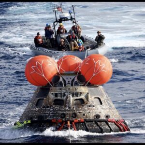 Regresa Artemis II tras histórico viaje a la Luna