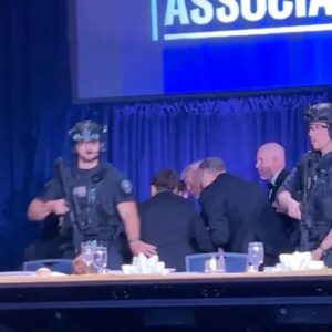 Tiroteo en evento de la Casa Blanca; evacúan a Trump