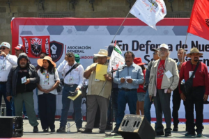 CNTE entrega pliego de demandas a la SEP