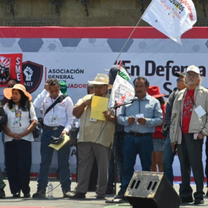 CNTE entrega pliego de demandas a la SEP