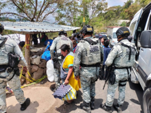 Familias desplazadas en Chilapa comienzan retorno a sus comunidades