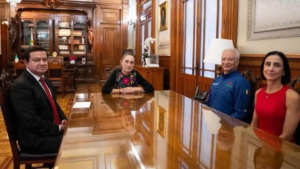 Claudia Sheinbaum anuncia relevo en la dirección general de Pemex