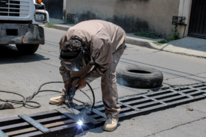 Cuernavaca refuerza mantenimiento de rejillas pluviales ante lluvias