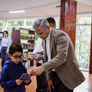José Luis Urióstegui encabeza Maratón por la Lectura en Cuernavaca