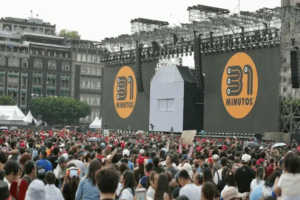 Concierto de 31 Minutos reúne a 230 mil personas en el Zócalo capitalino