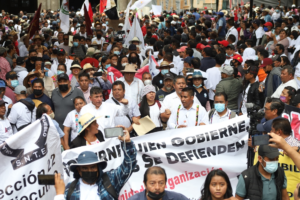 CNTE cumple cinco días de paro con bloqueos en Oaxaca
