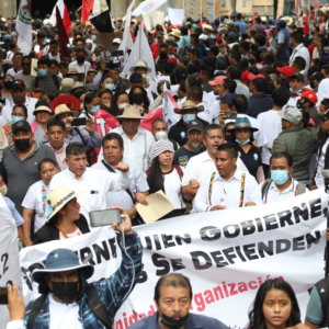 CNTE cumple cinco días de paro con bloqueos en Oaxaca