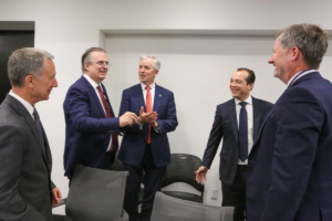 México y Estados Unidos negocian sector automotor en revisión del T-MEC