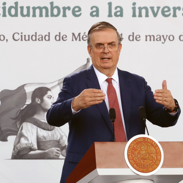 Ebrard encabeza misión comercial de 240 empresas mexicanas en Canadá